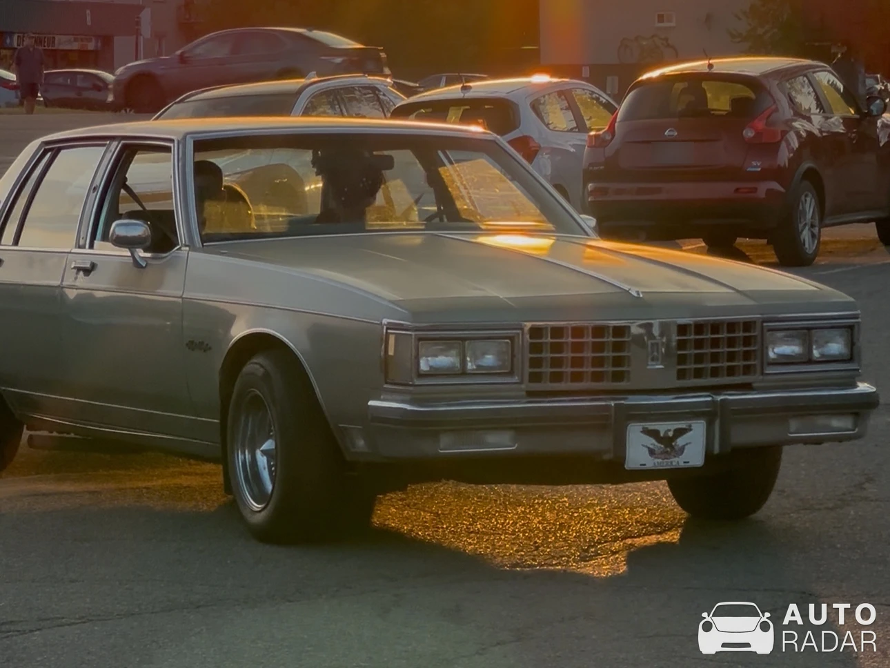 Oldsmobile Super 88 spotted in Repentigny
