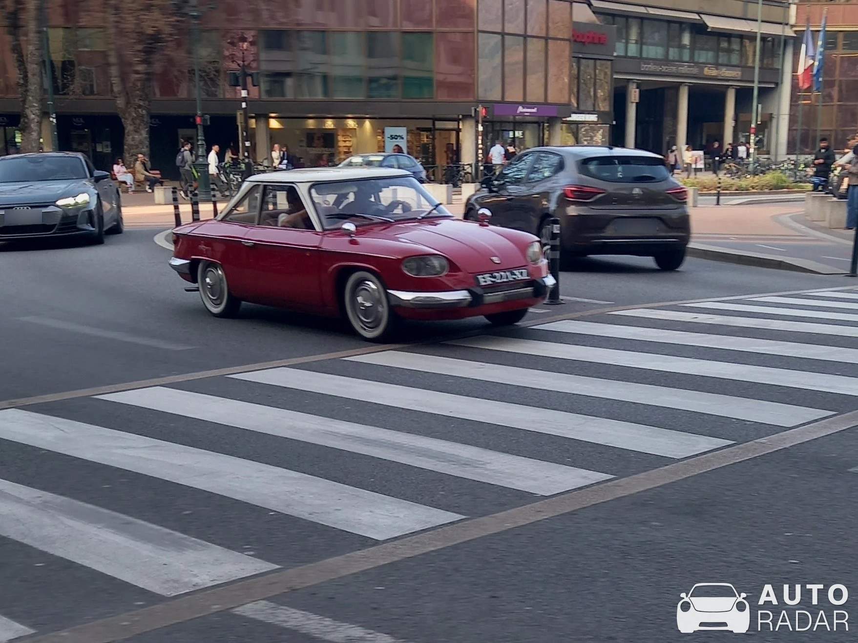 Panhard 24 spotted in Annecy
