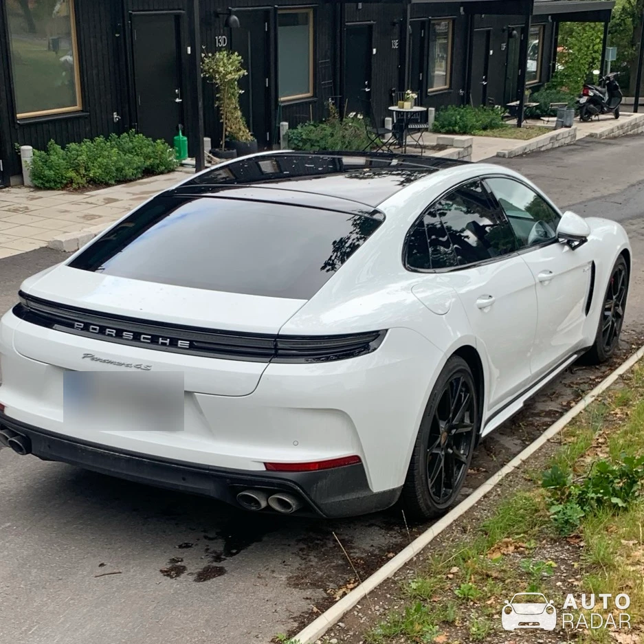 Porsche 972 Panamera 4 spotted