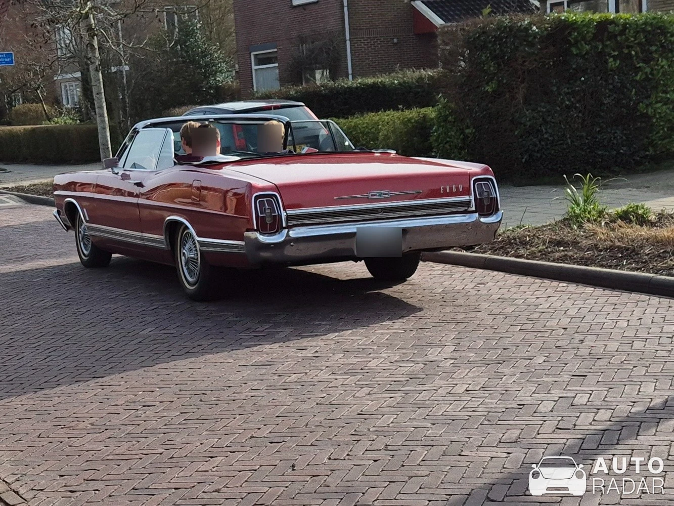 Ford Galaxie 500 Convertible spotted in IJlst