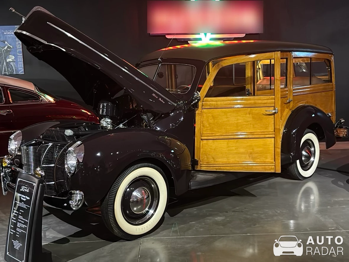 Ford 1940 Deluxe Station Wagon Woody spotted in Phoenix, United States