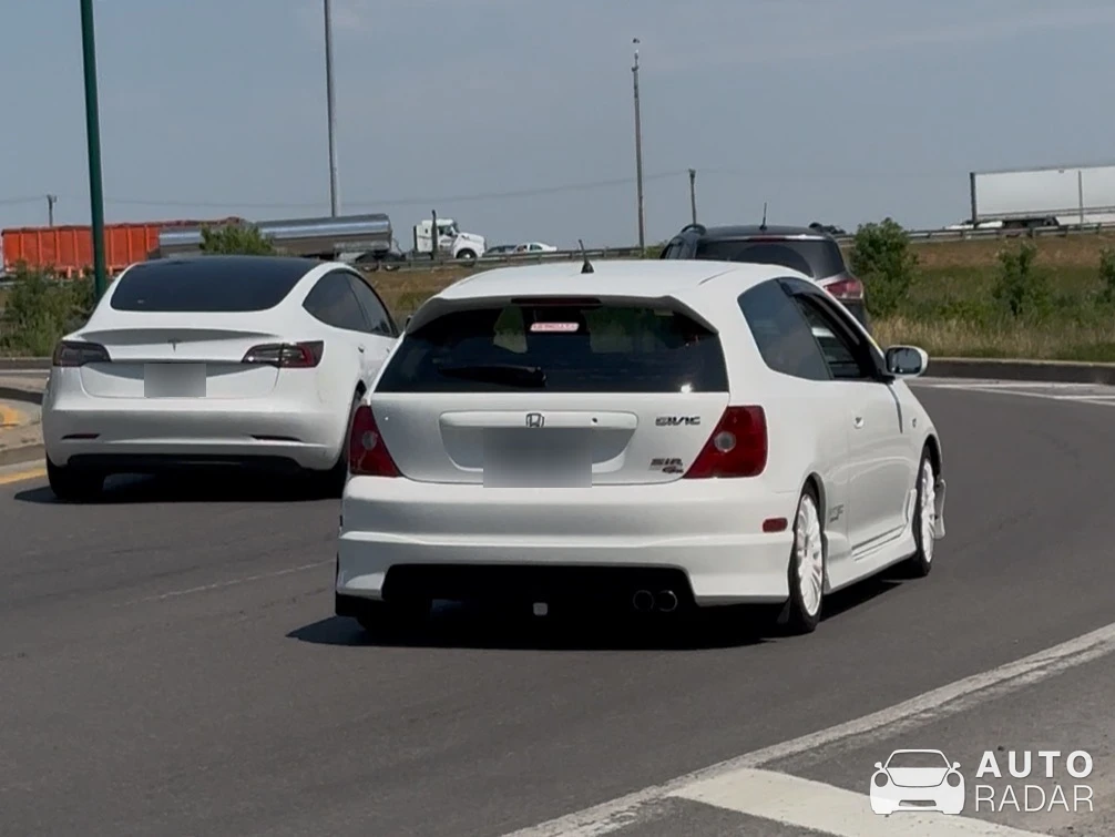 Honda Civic Type R 2005 spotted in Terrebonne