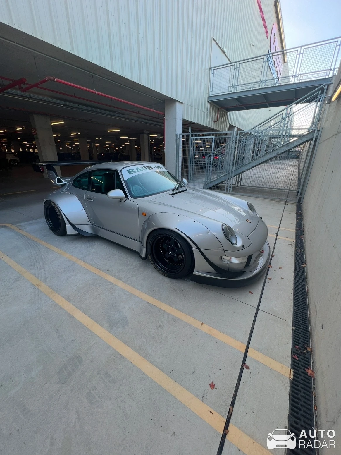 Porsche 993 Carrera spotted in Las Rozas de Madrid, Spain