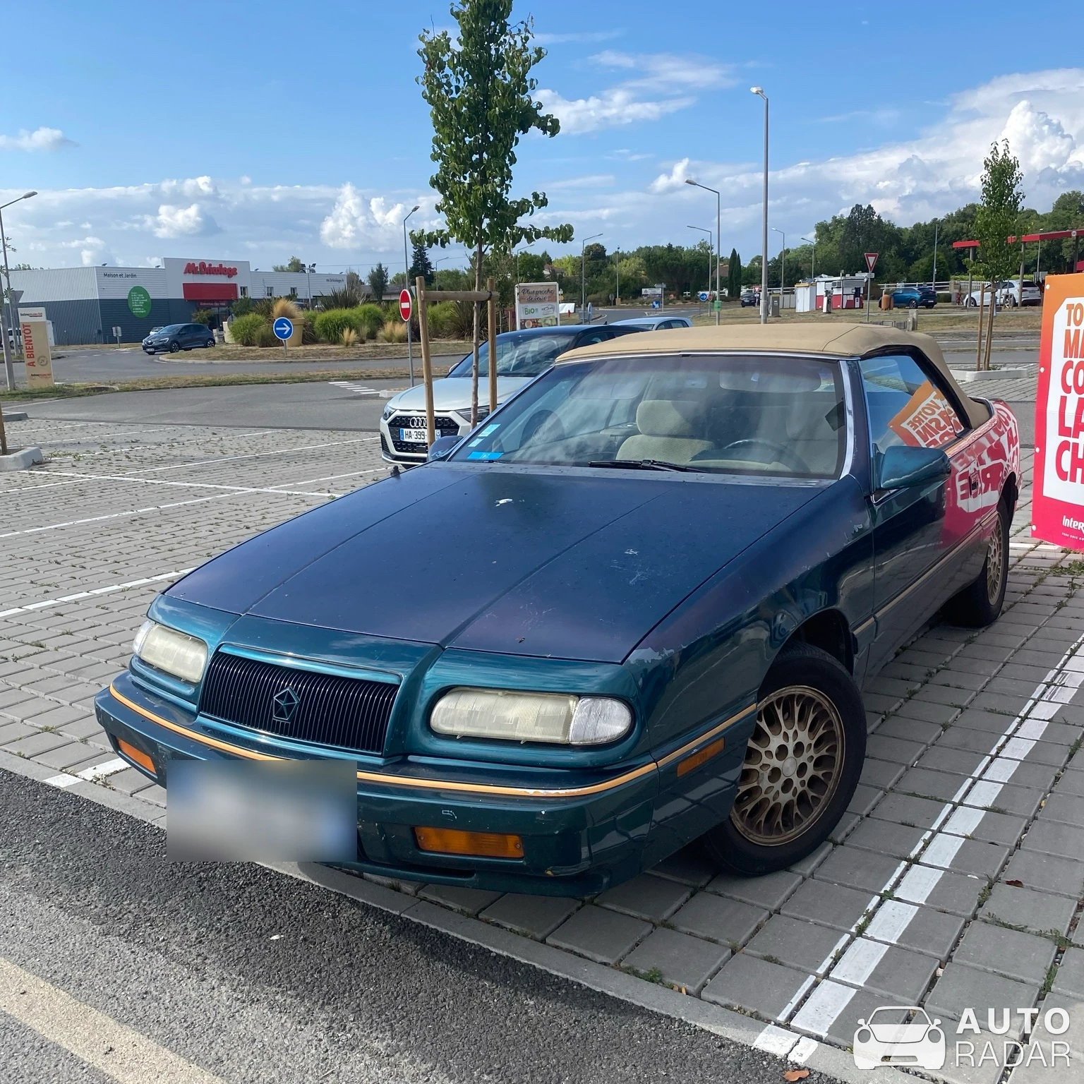 Chrysler LeBaron Convertible spotted in Saint-Pierre-du-Palais