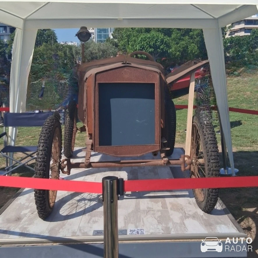 Theologou Nikos Theologos Light Car spotted in Alimos