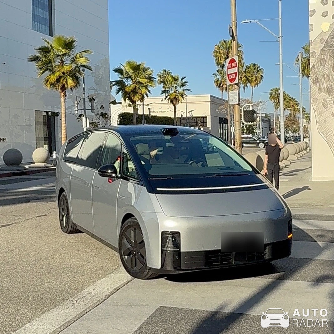 Li Mega spotted in Beverly Hills, United States