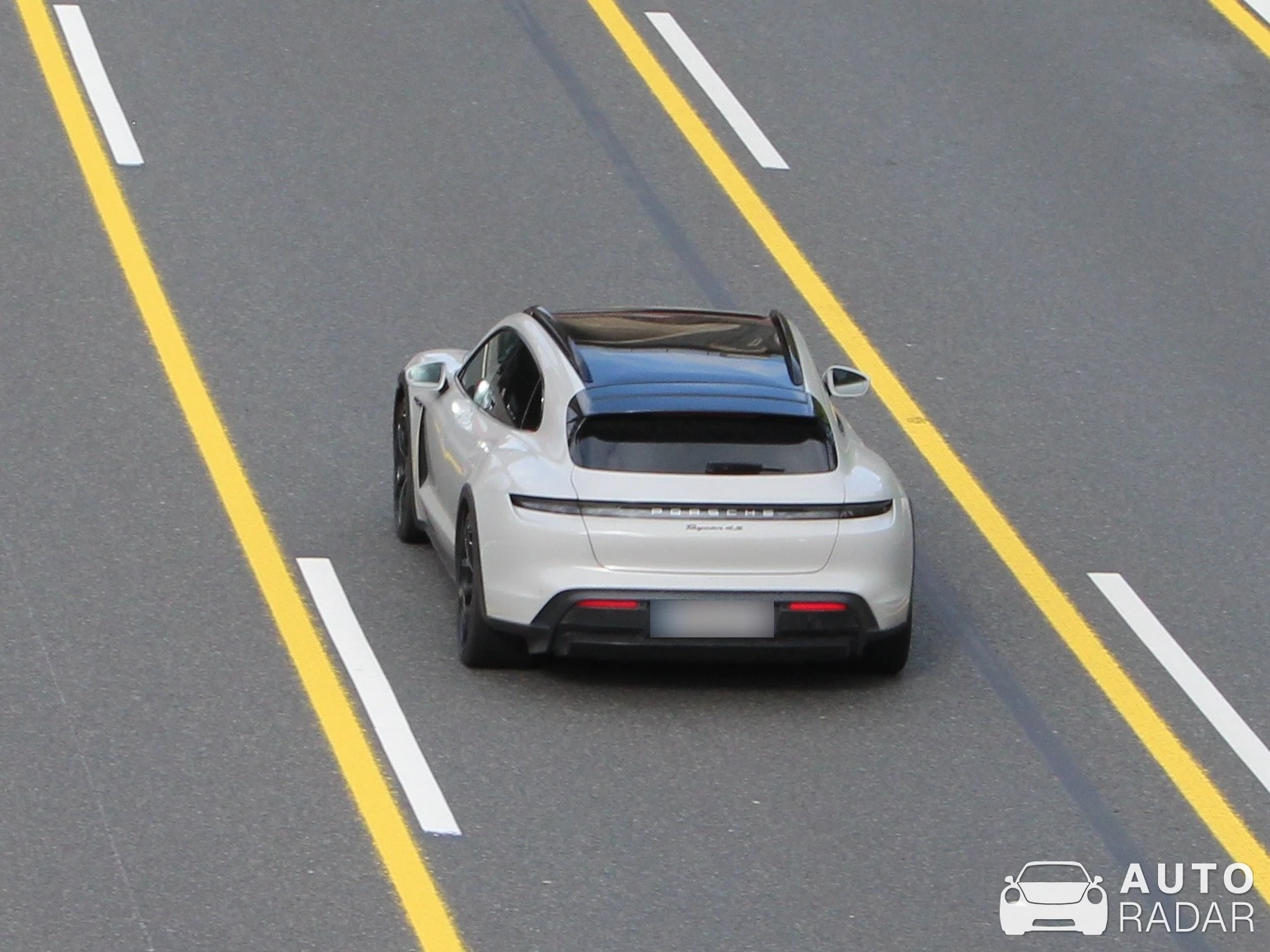 Porsche Taycan 4S Cross Turismo spotted in Chemnitz
