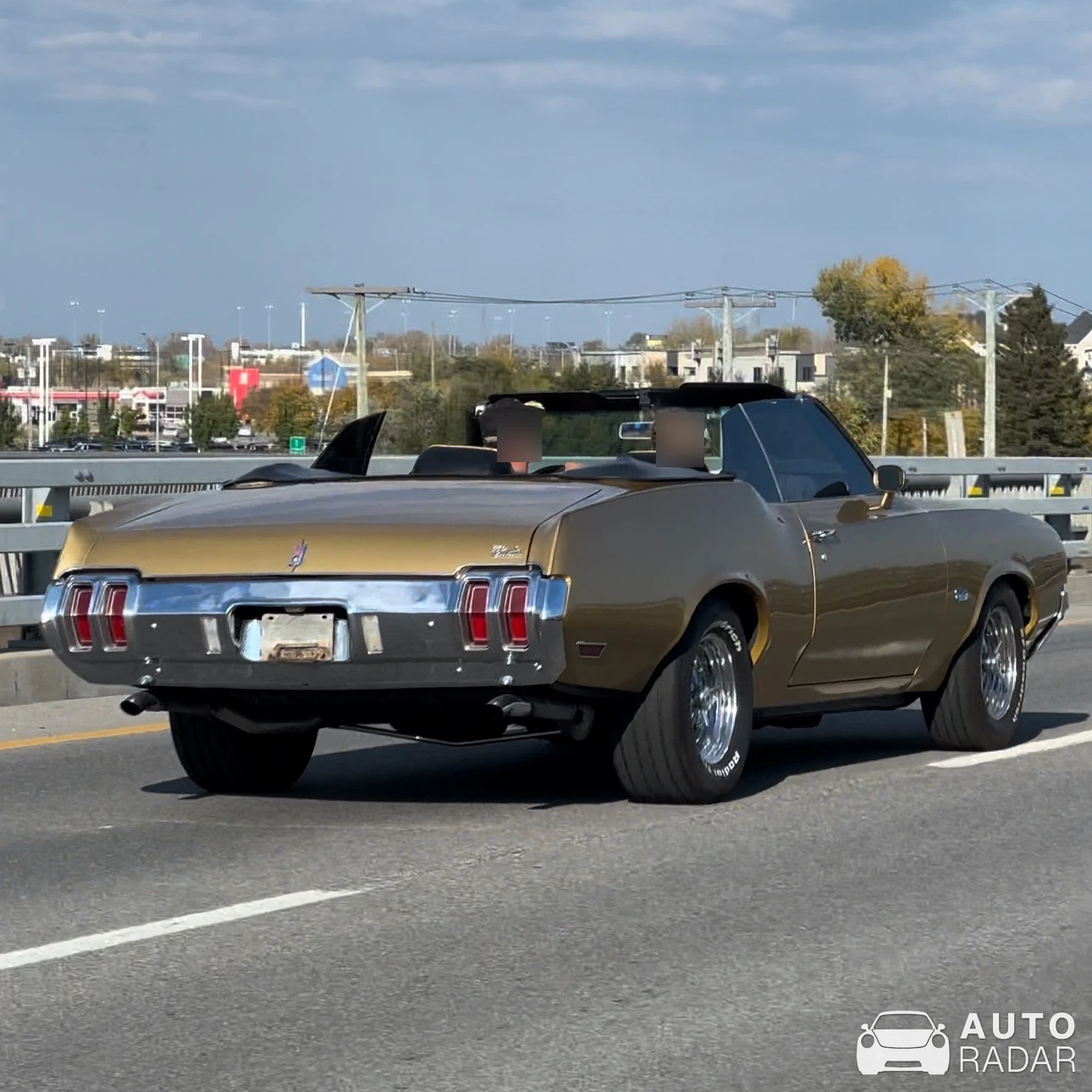 Cutlass Supreme Convertible spotted in Terrebonne, Canada