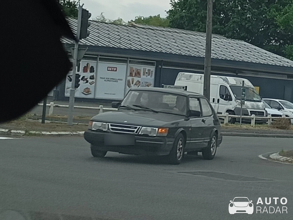 Saab 900 Turbo spotted in Ousse