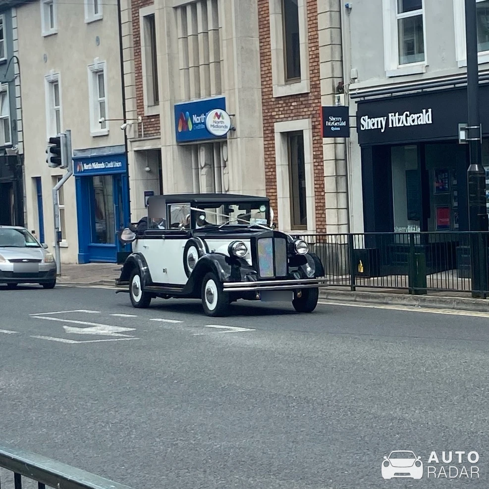 Austin 12/4 Ascot spotted in Longford
