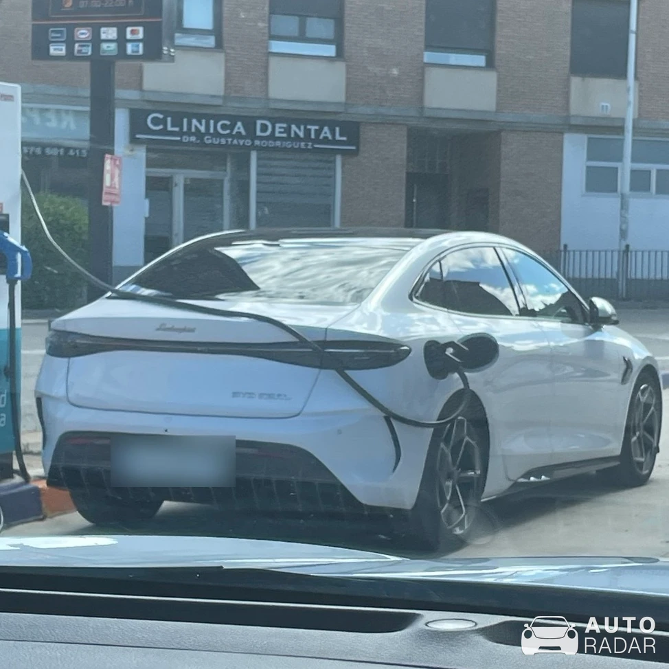 Xpeng P7 spotted in La Almunia de Doña Godina