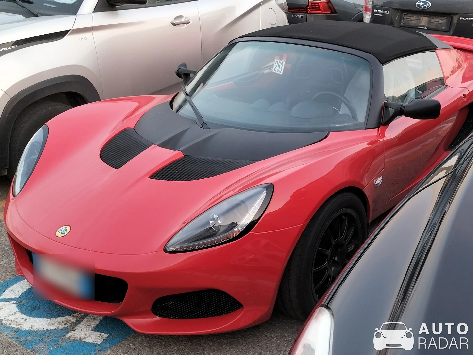 Lotus Elise S2 220S spotted in Zona Industriale, Italia