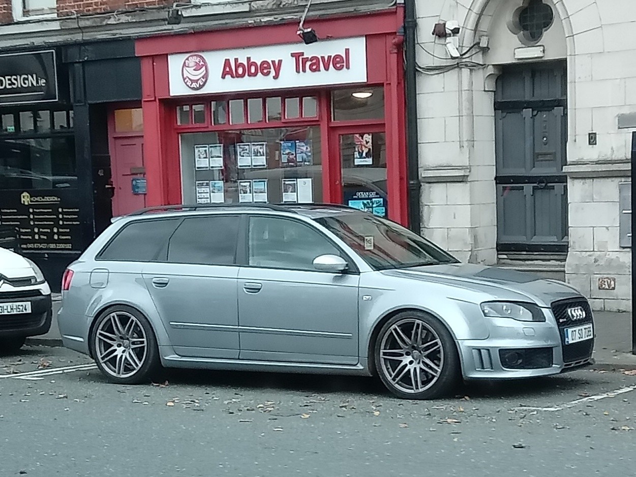 Audi RS4 Avant B7