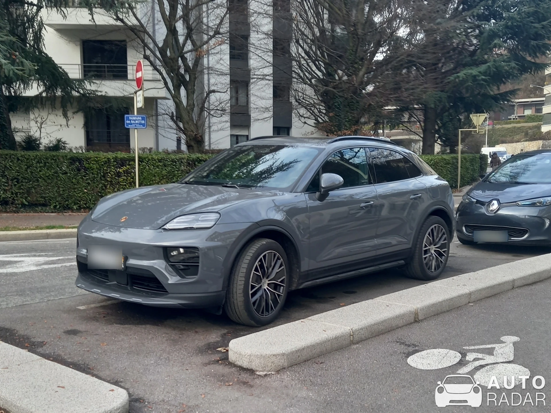 Porsche Macan spotted in Annecy, France