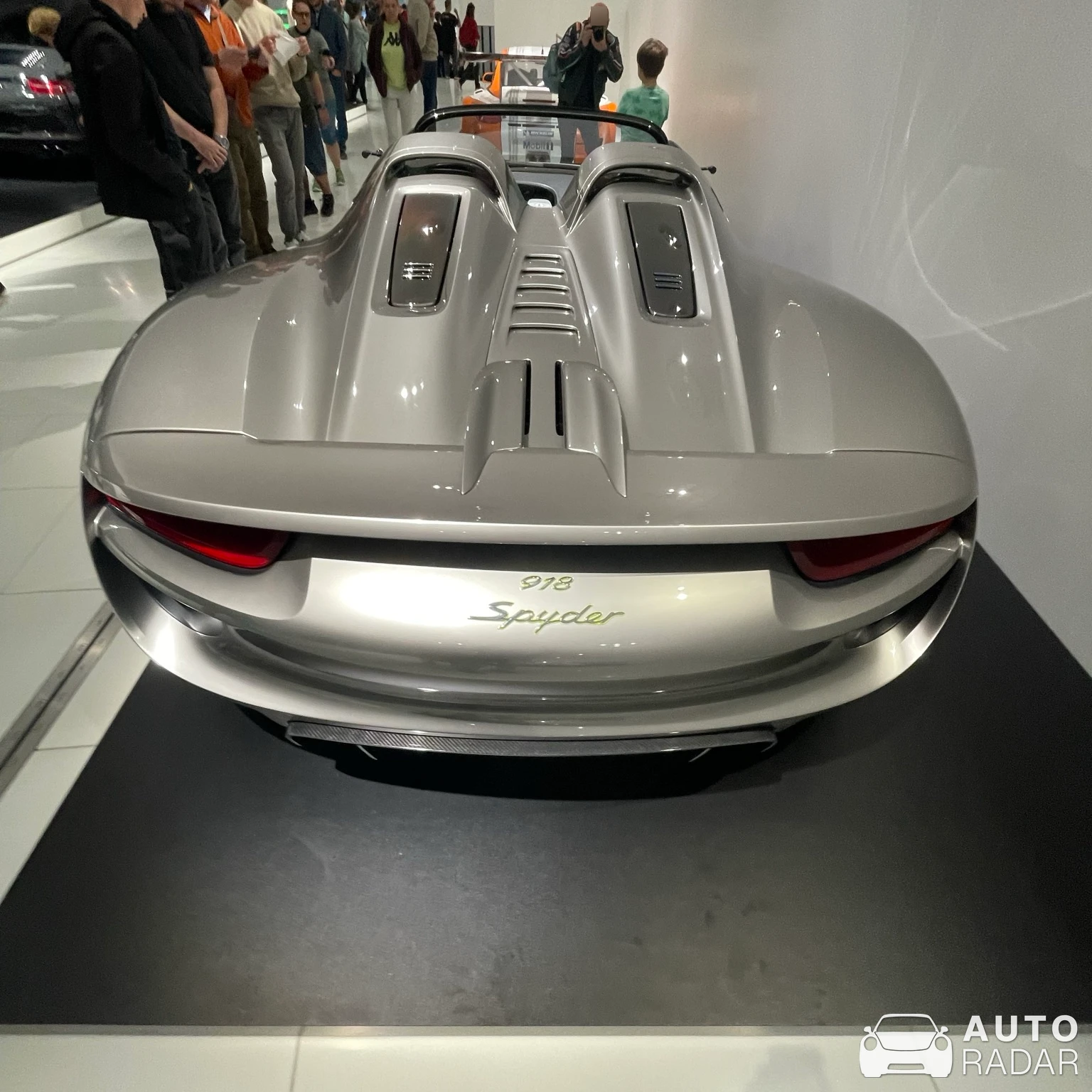 Porsche 918 Spyder Studie spotted in Stuttgart