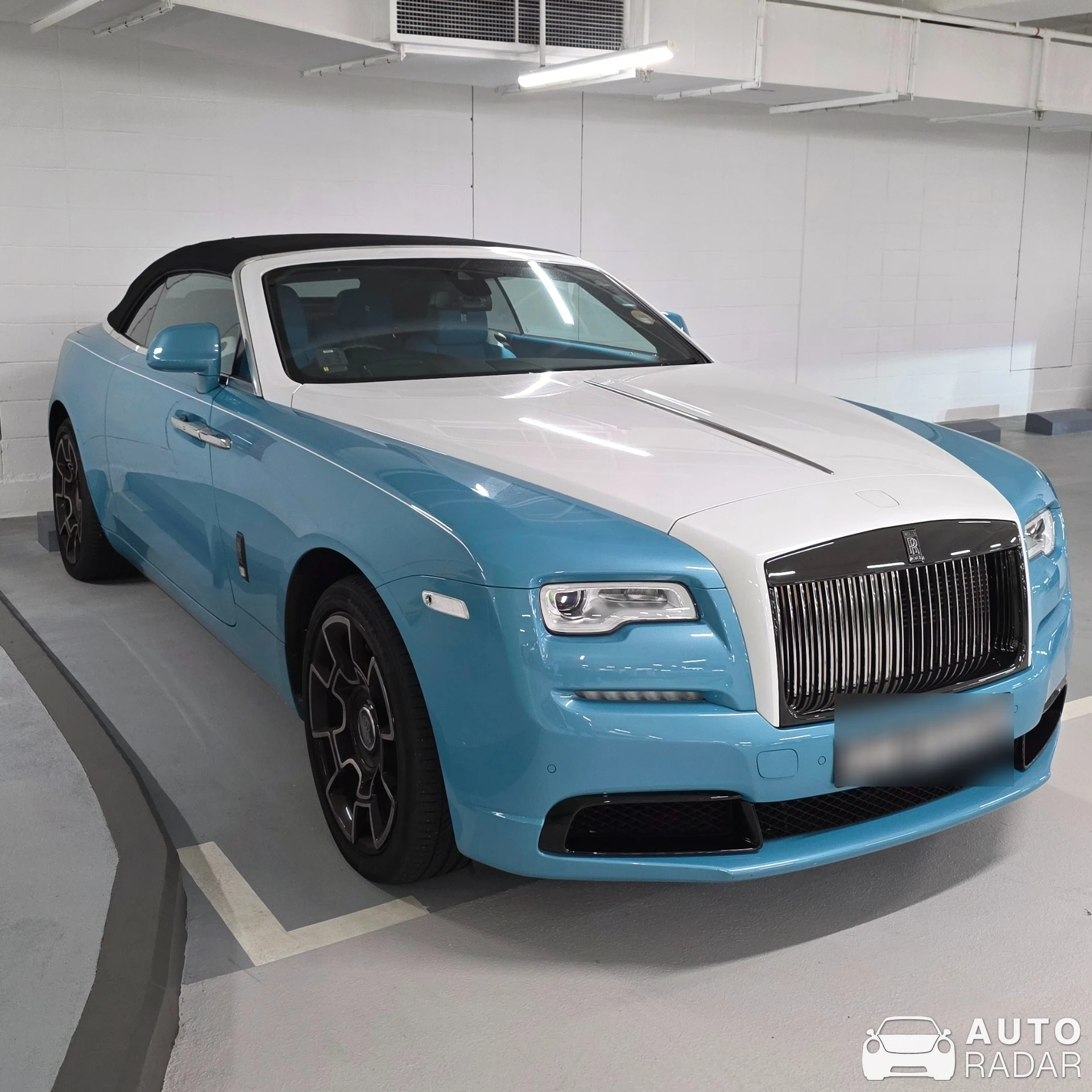 Rolls-Royce Dawn Black Badge spotted in Singapore