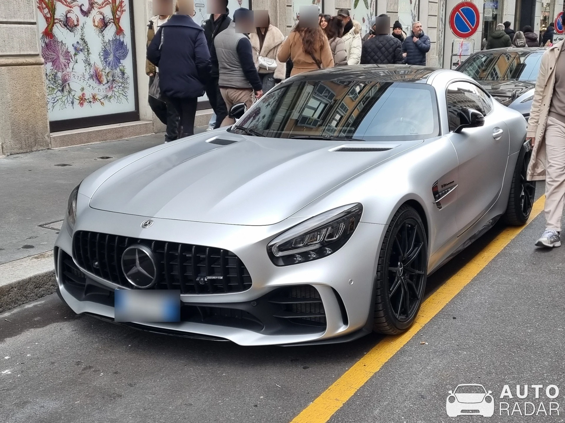 Mercedes-AMG GT R C190 spotted in Milano, Italia