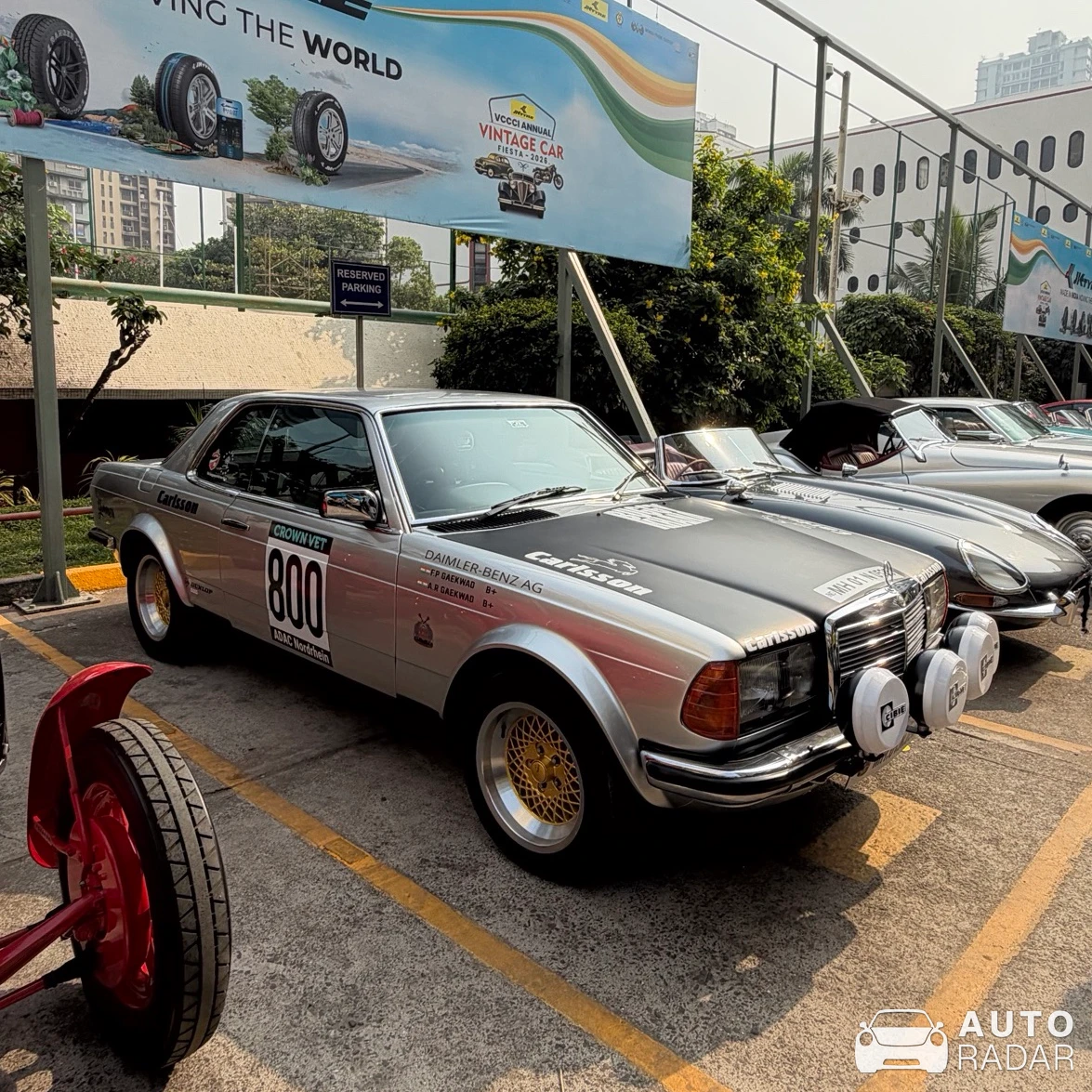 Mercedes-Benz 280 SE spotted in Mumbai, India