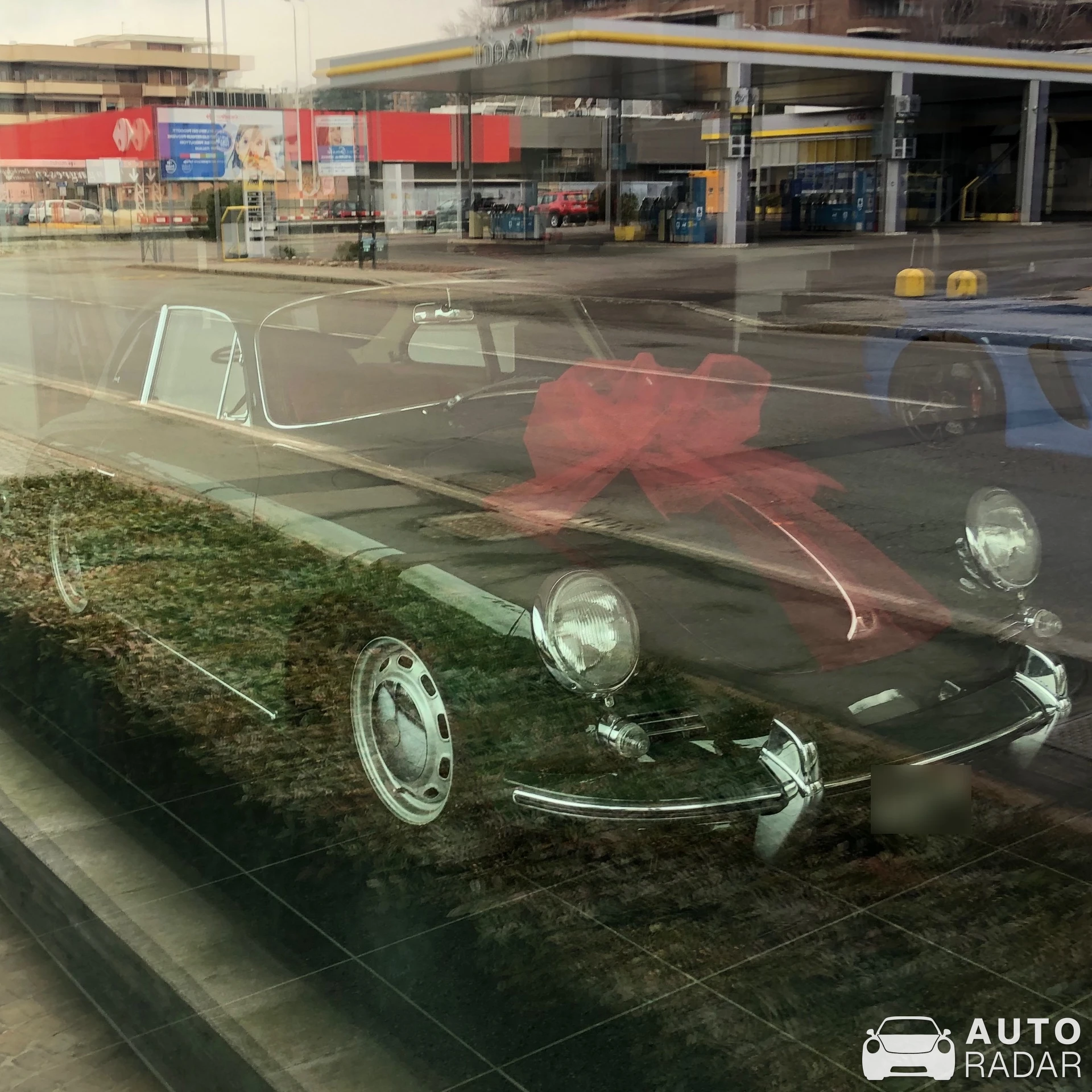 Porsche 356 spotted in Varese, Italy