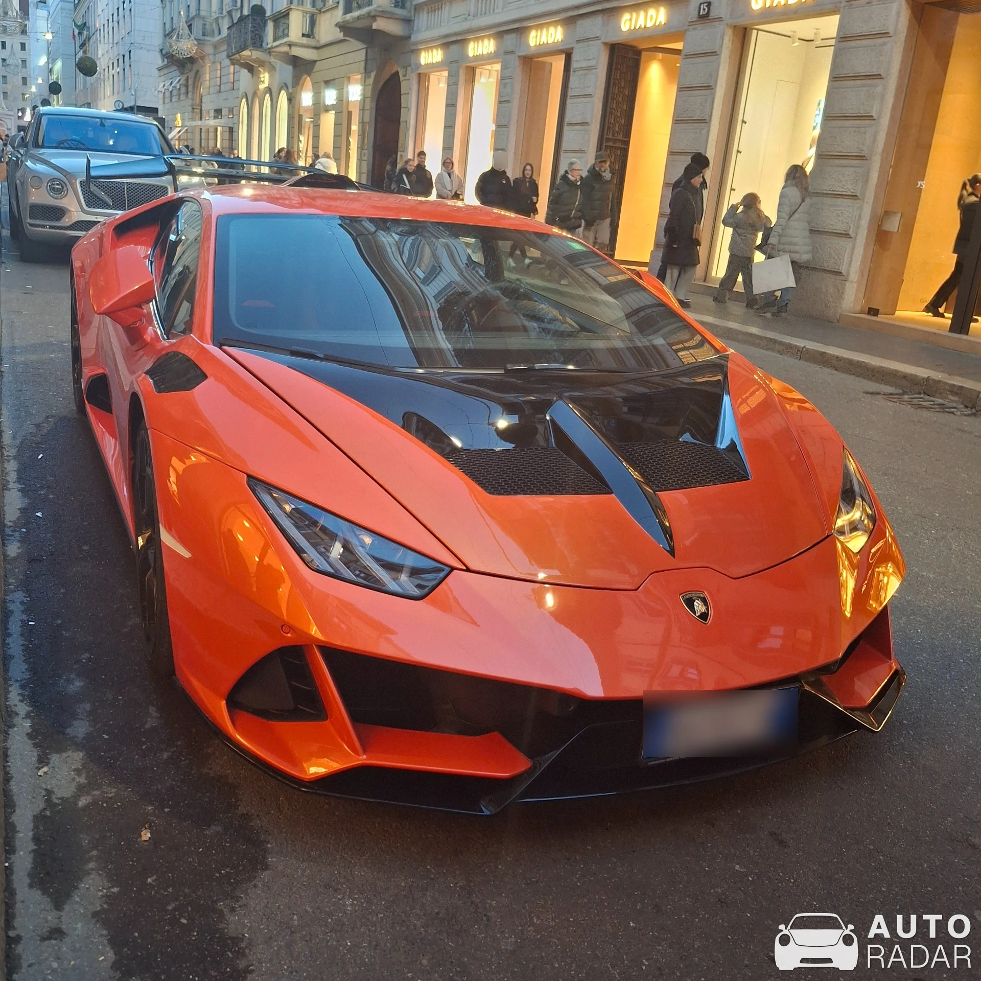 Lamborghini Huracán LP640-4 EVO Spyder spotted in Milano, Italy