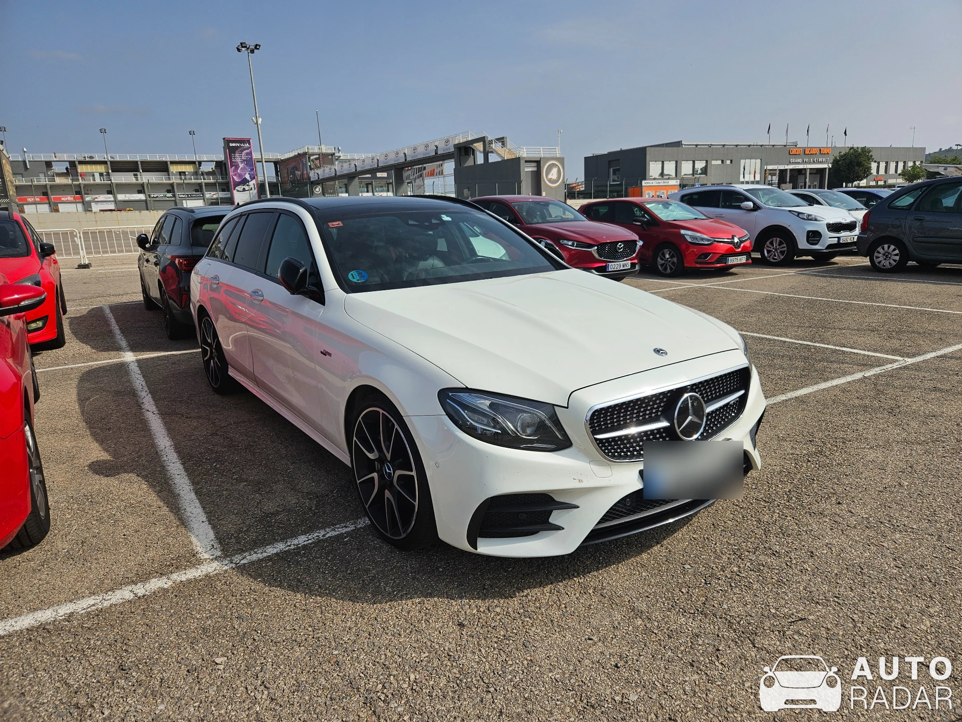 Mercedes-AMG E 53 Estate S213 spotted in Los Felipes