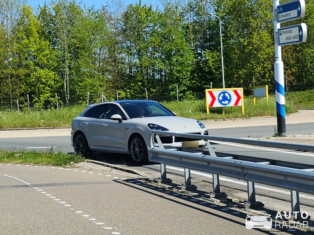 Porsche Cayenne Turbo S E-Hybrid spotted in Landgraaf
