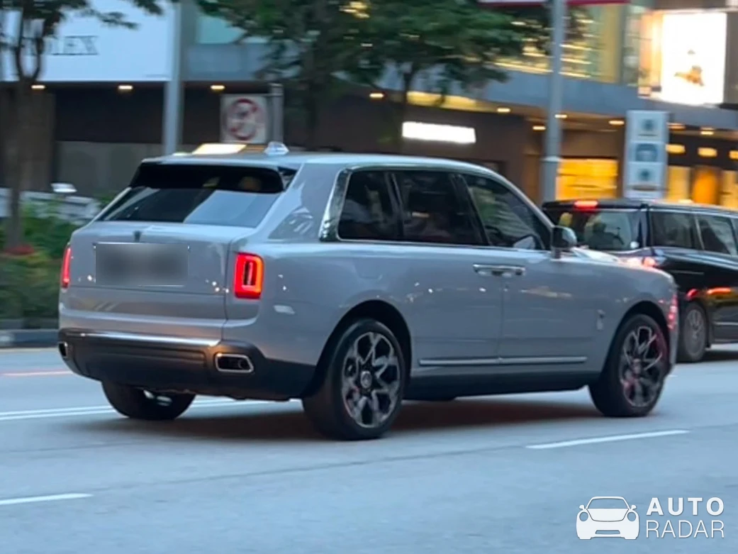 Rolls-Royce Cullinan spotted in Singapore, Singapore