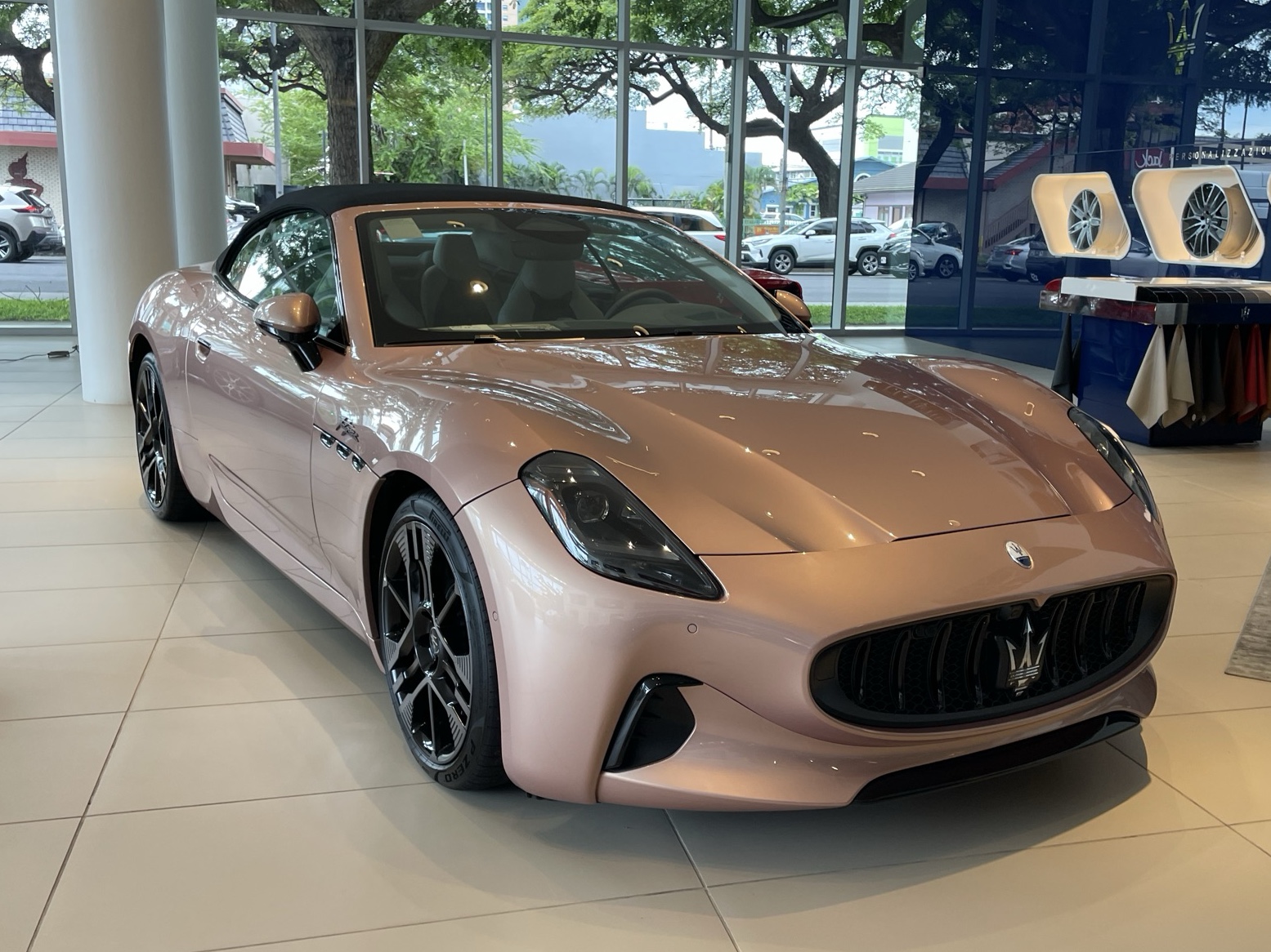 Maserati GranCabrio Folgore 2024