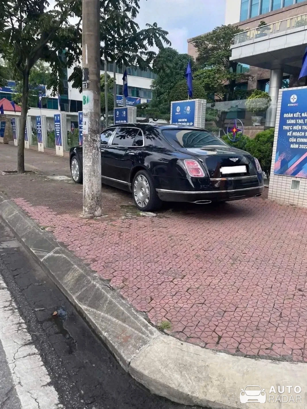 Bentley Mulsanne spotted in Hải Dương