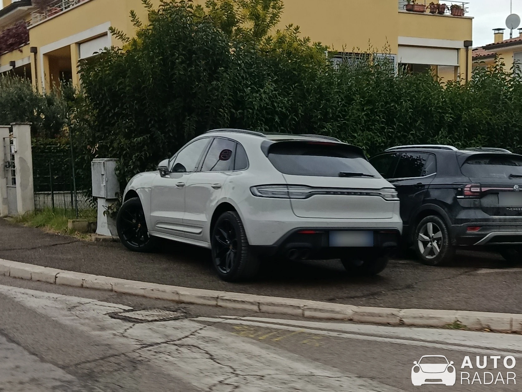 Porsche Macan GTS spotted in Arezzo, Italy