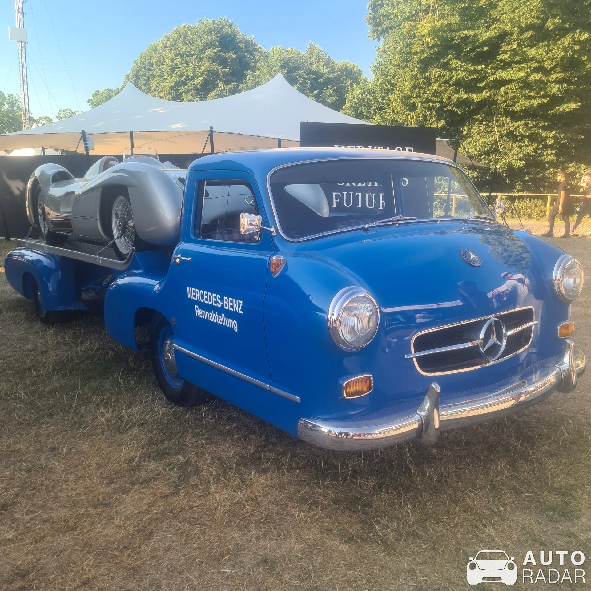 Mercedes Renntransporter spotted