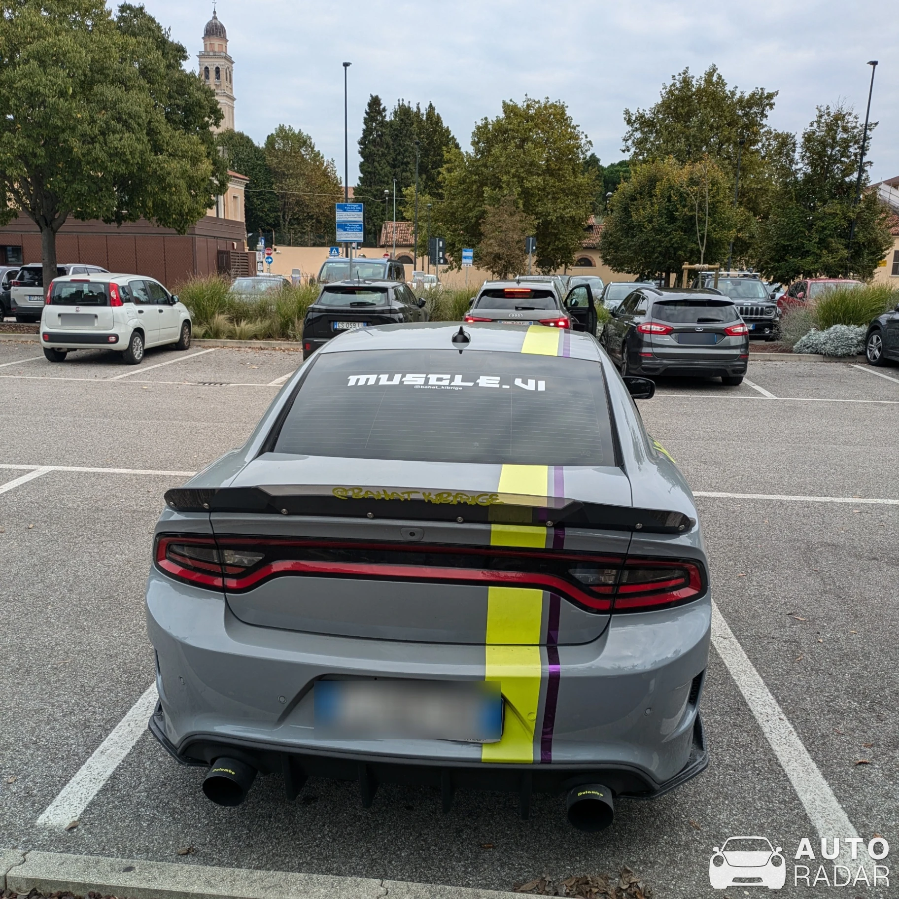 Dodge Challenger SRT Hellcat spotted in Padova, Italië