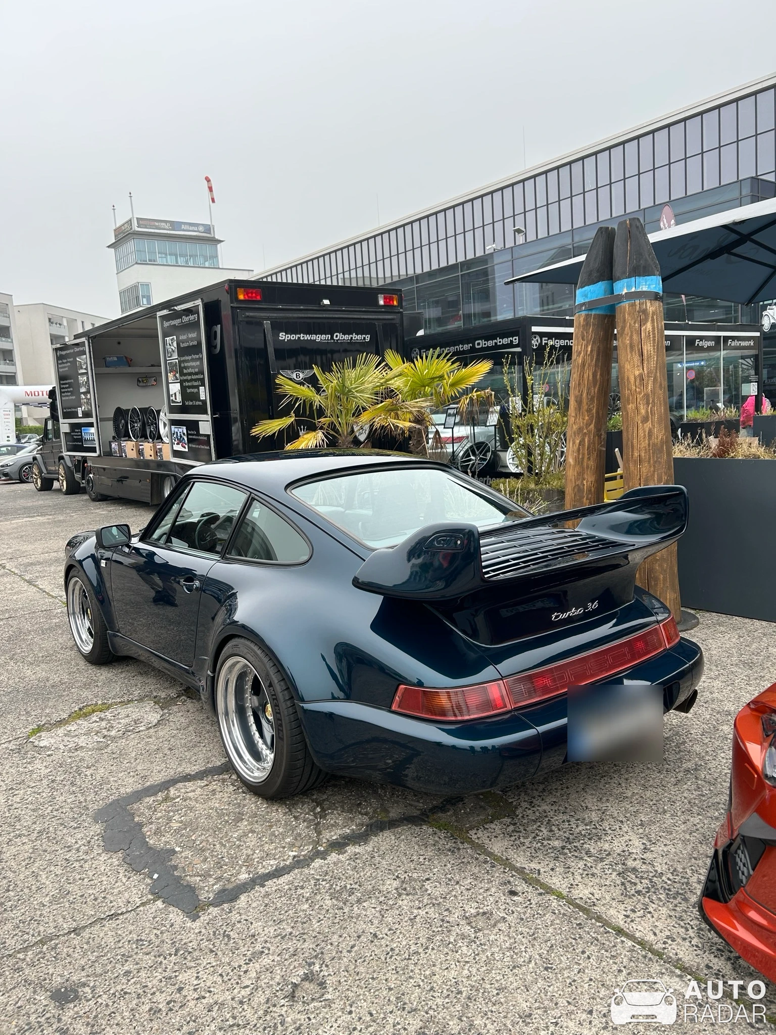 Porsche 964 Turbo 3.6 spotted in Köln
