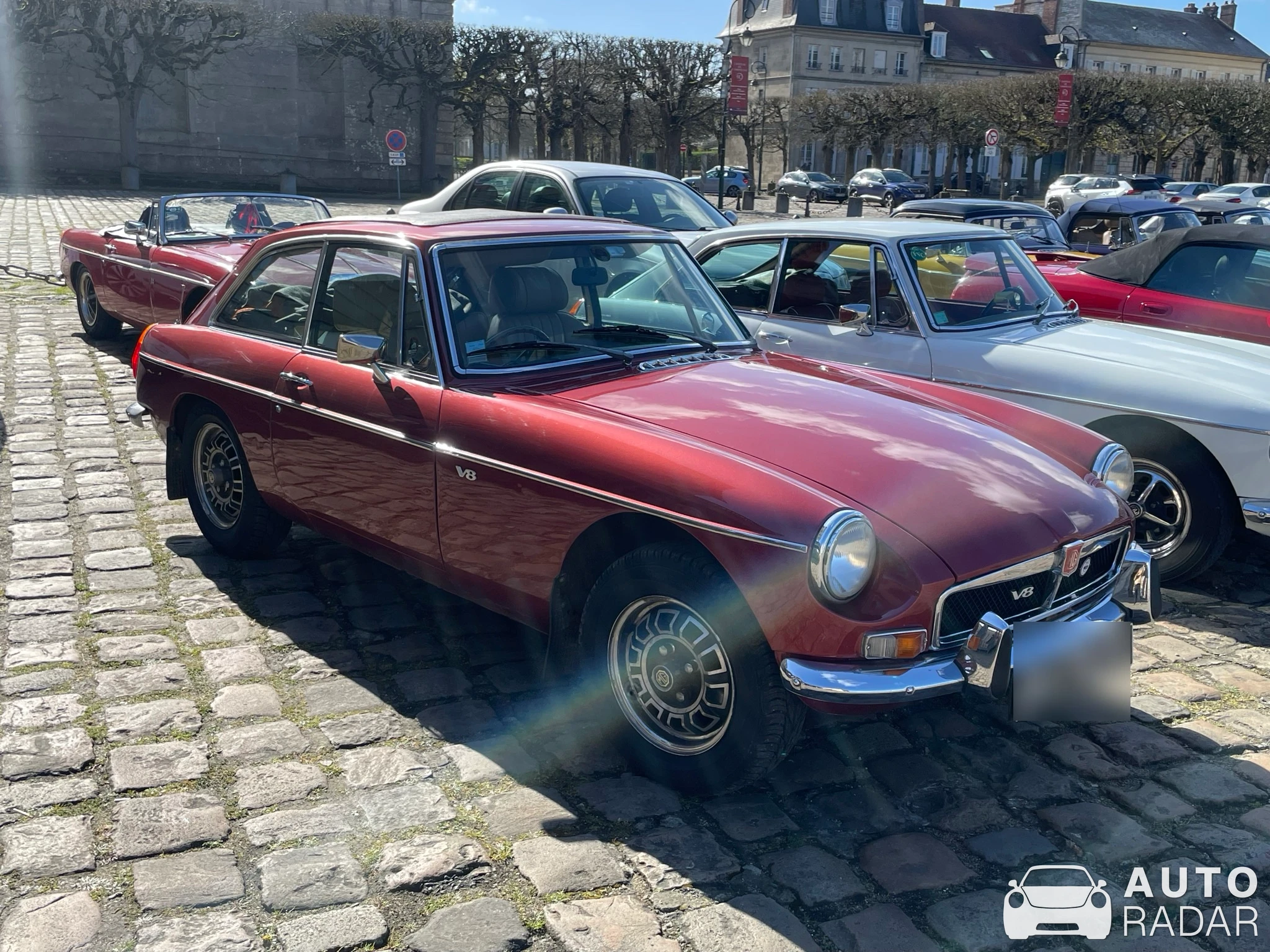 MGB GT V8 spotted in Compiègne