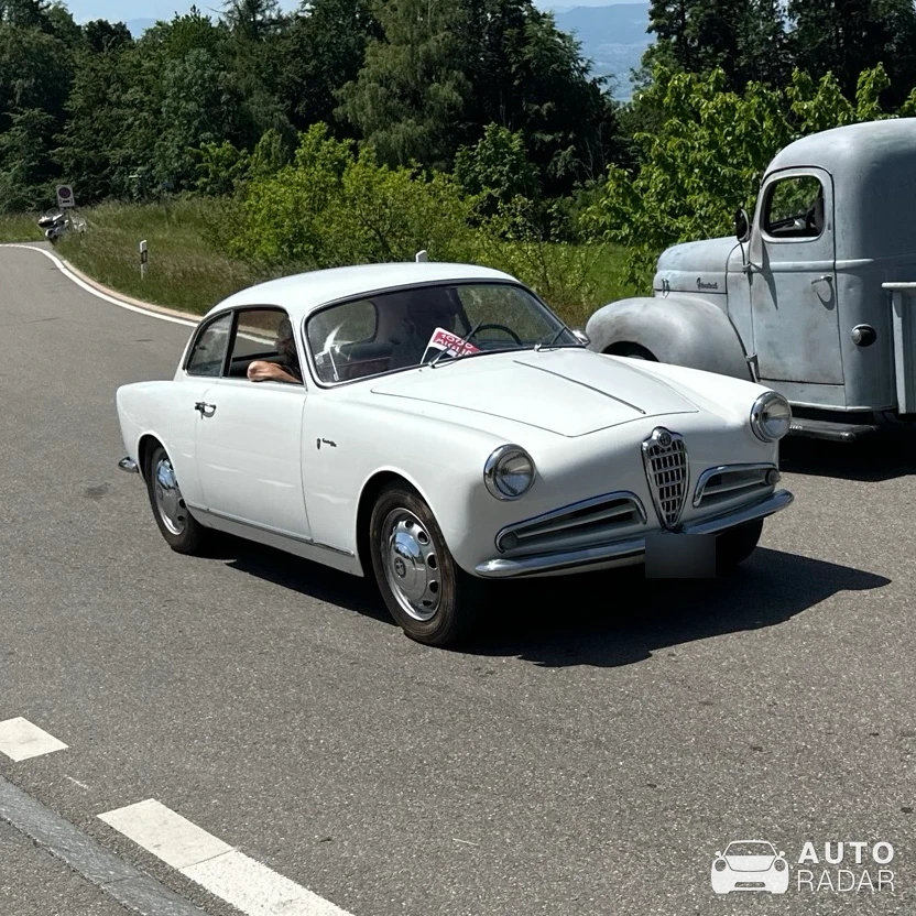 Alfa Romeo Giulietta Sprint 1600 spotted in Dürnten