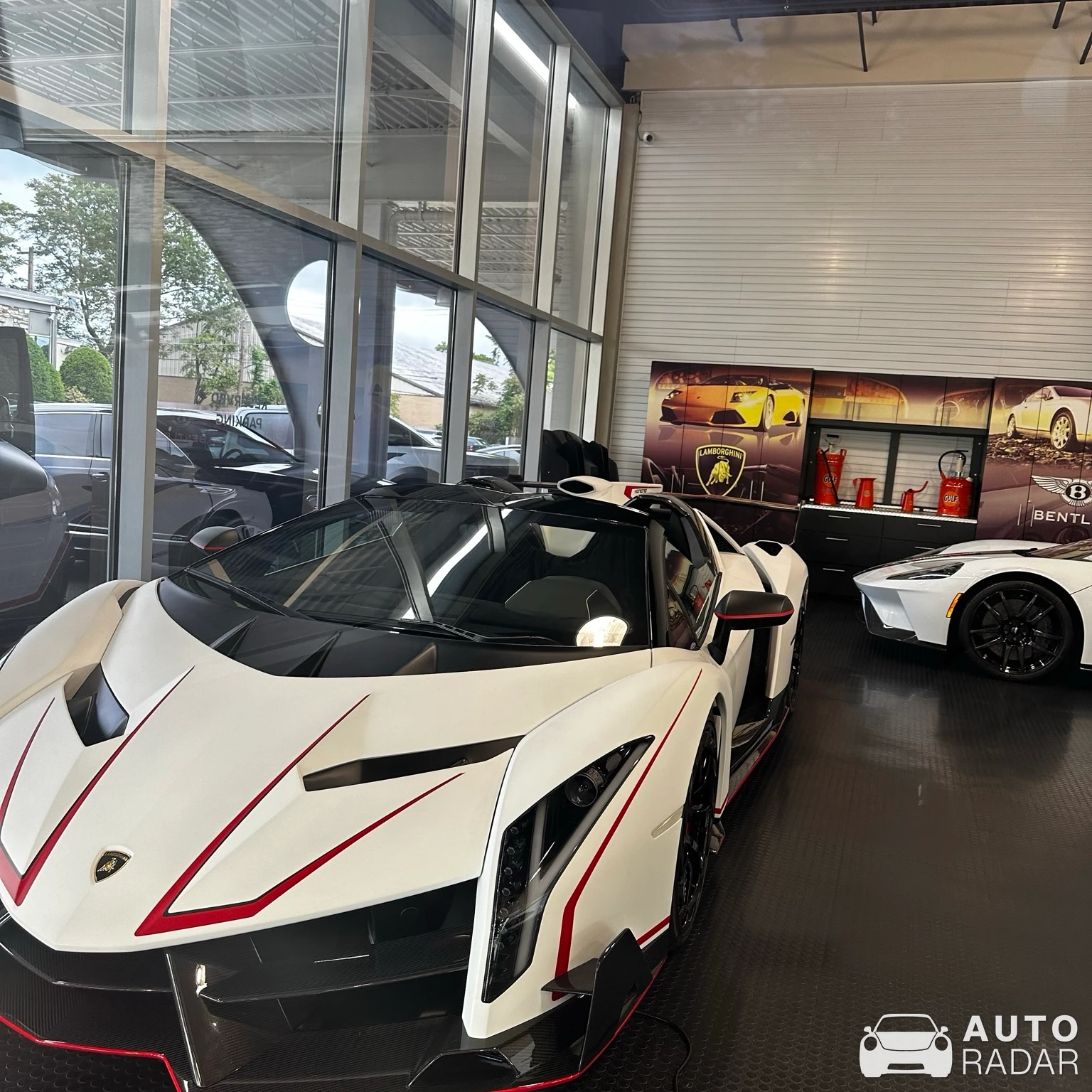Lamborghini Veneno LP750-4 Roadster spotted in Jericho