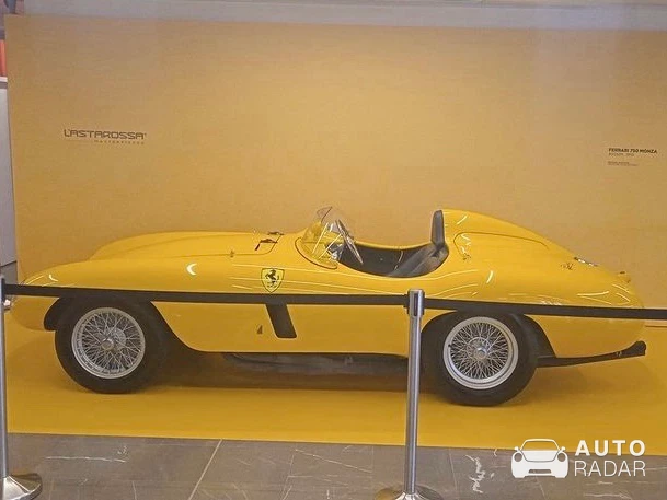 Ferrari 750 Monza spotted in Monaco