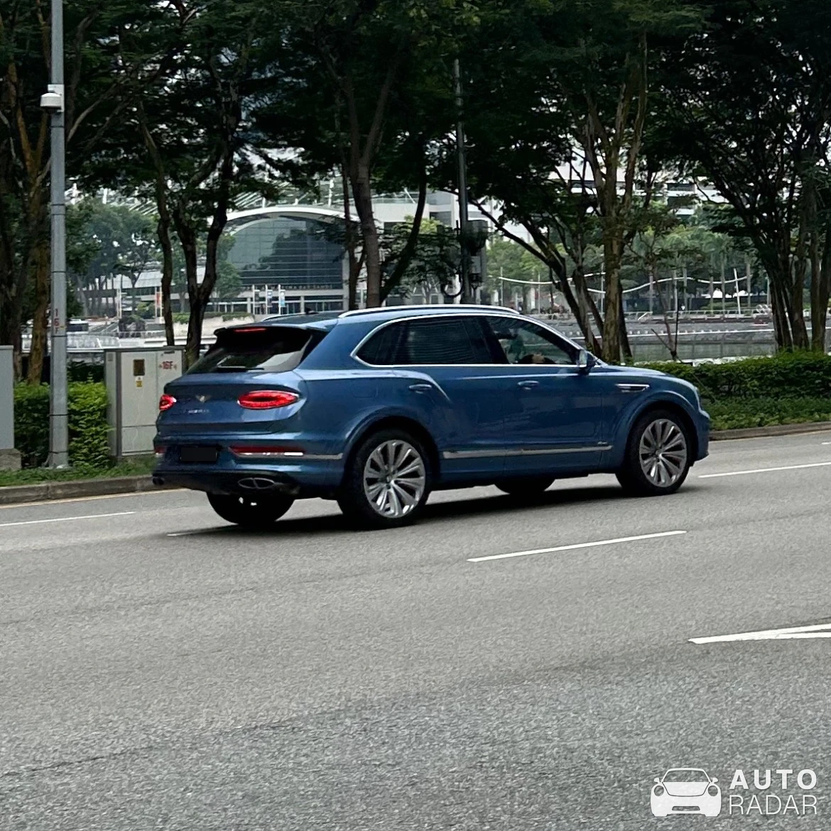 Bentley Bentayga spotted in Singapore, Singapur