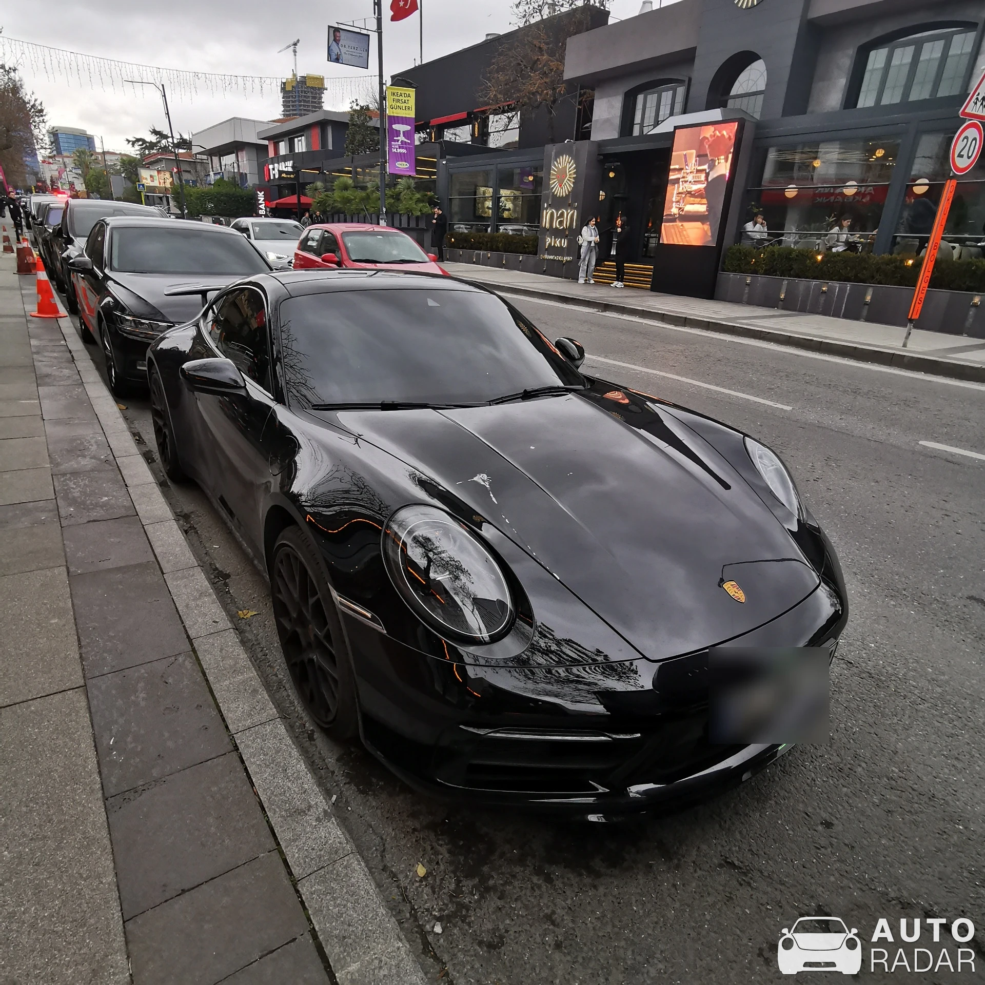 Porsche 911 Carrera 3.2 spotted in Beşiktaş, Turčija