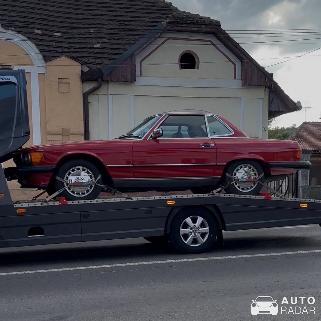 Mercedes-Benz 560 SL R107 spotted in Târnăveni