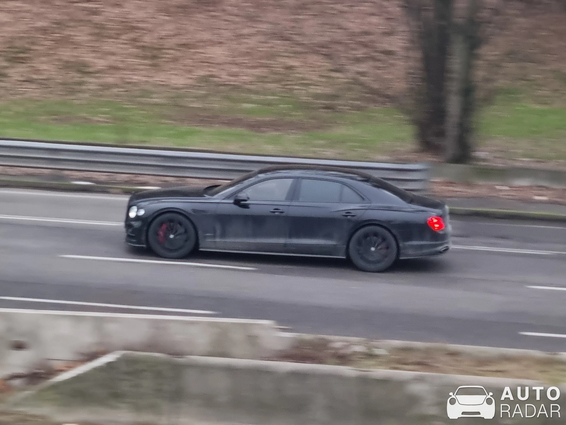 Bentley Flying Spur V8 spotted in Milano, Italy