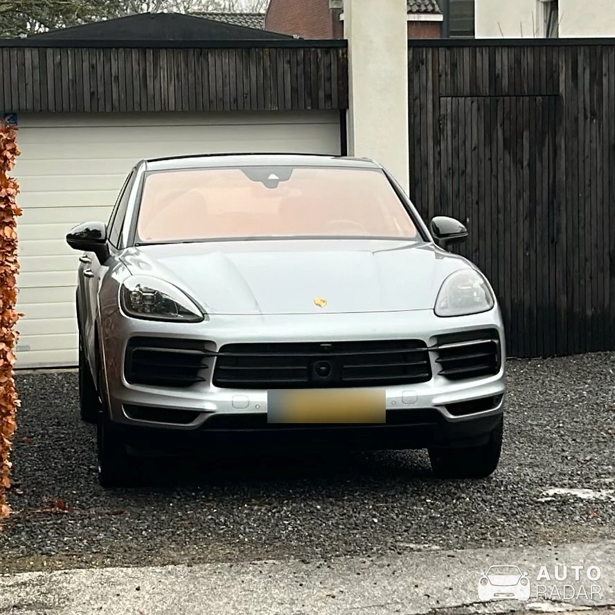 Porsche 911 Turbo 3.3 spotted in Haren, Nederland