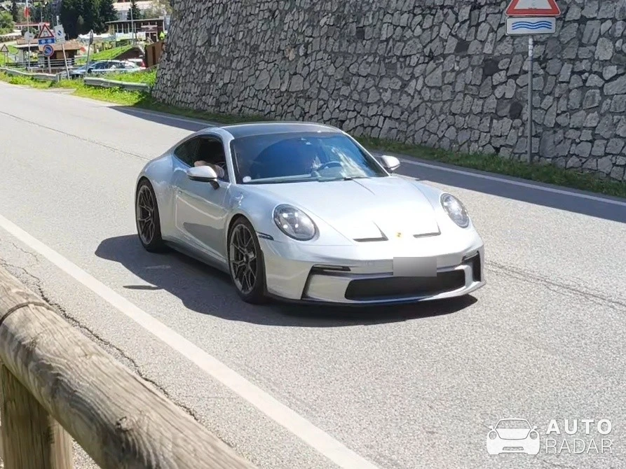 Porsche 992 GT3 Touring MkI spotted in Ponte di Legno