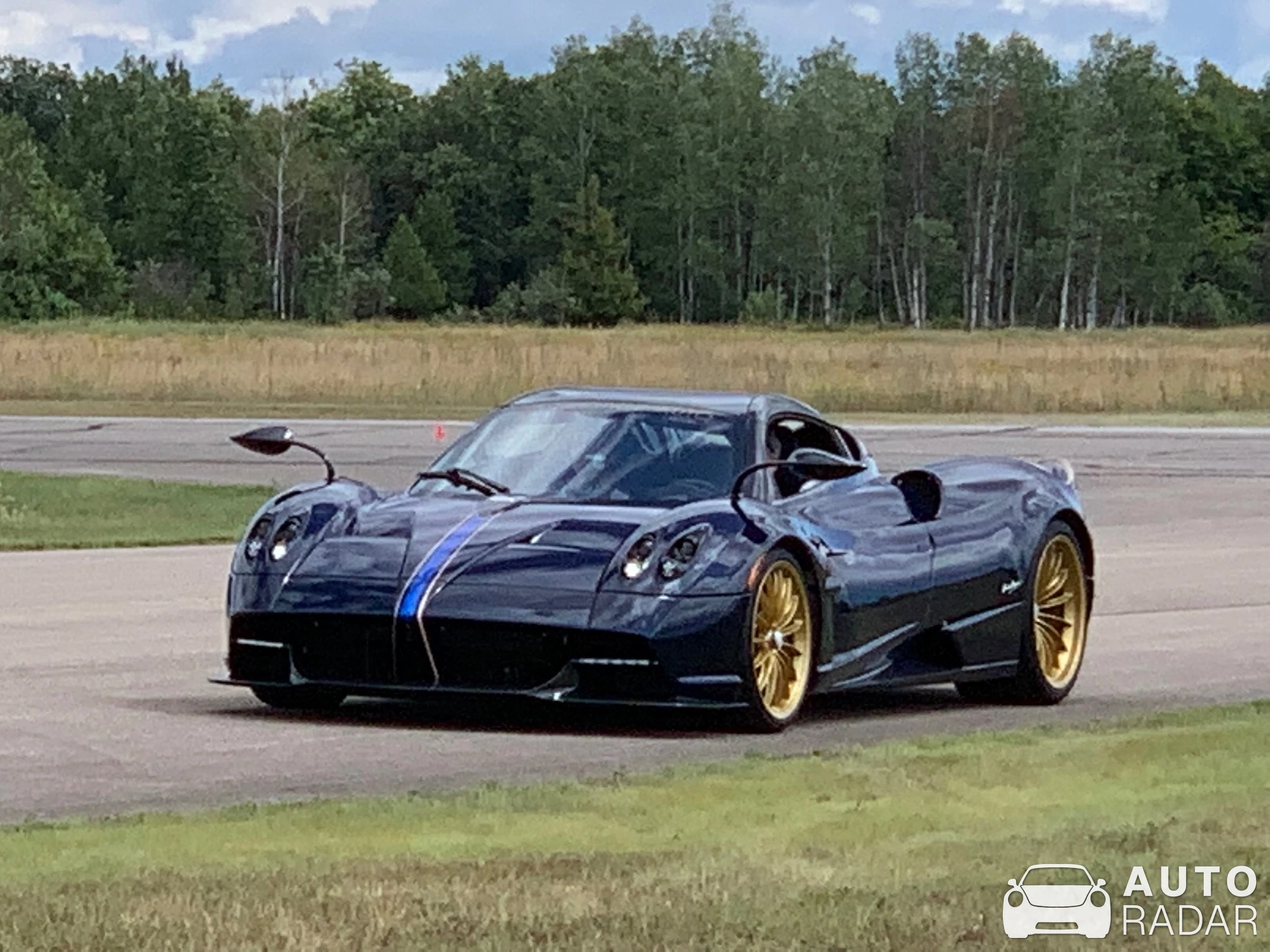 Pagani Huayra spotted in Messines