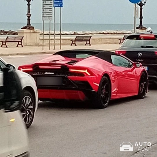 Lamborghini Huracán LP640-4 EVO Spyder spotted in Bari, Italia