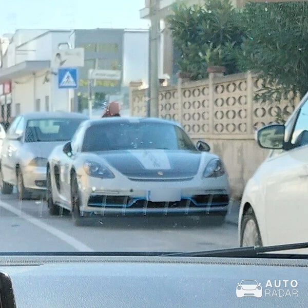 Porsche 718 Cayman GTS spotted in Talsano, Italy
