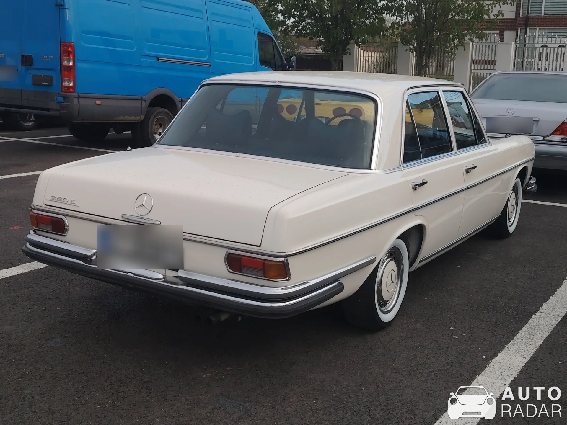 Mercedes-Benz 280 SE spotted in Slobozia
