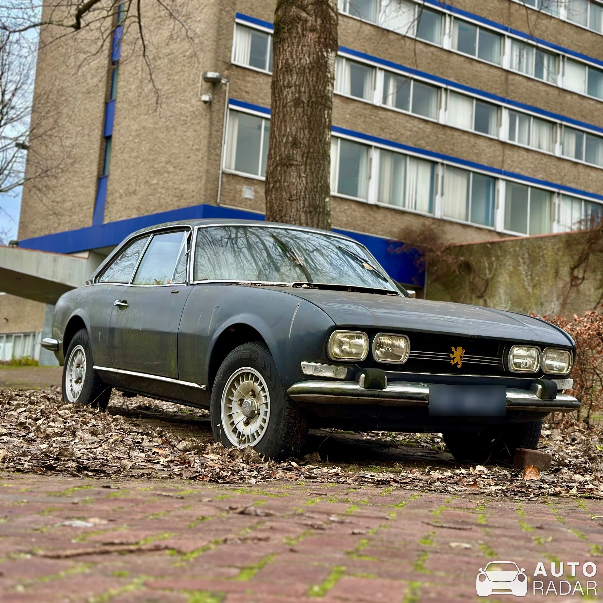 Peugeot 504 Coupé spotted in Rotterdam, Netherlands