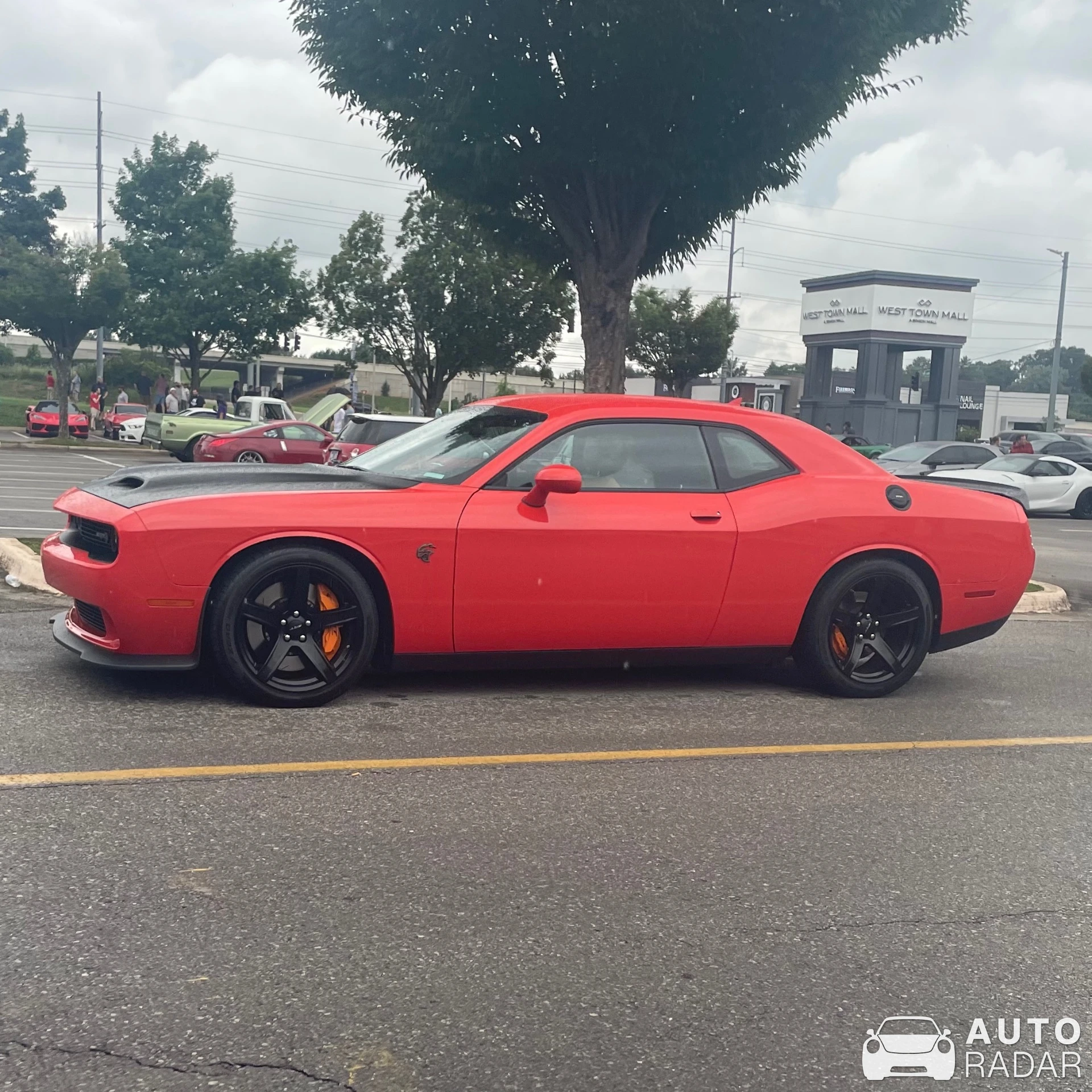 Dodge Challenger SRT Hellcat spotted in Knoxville, United States