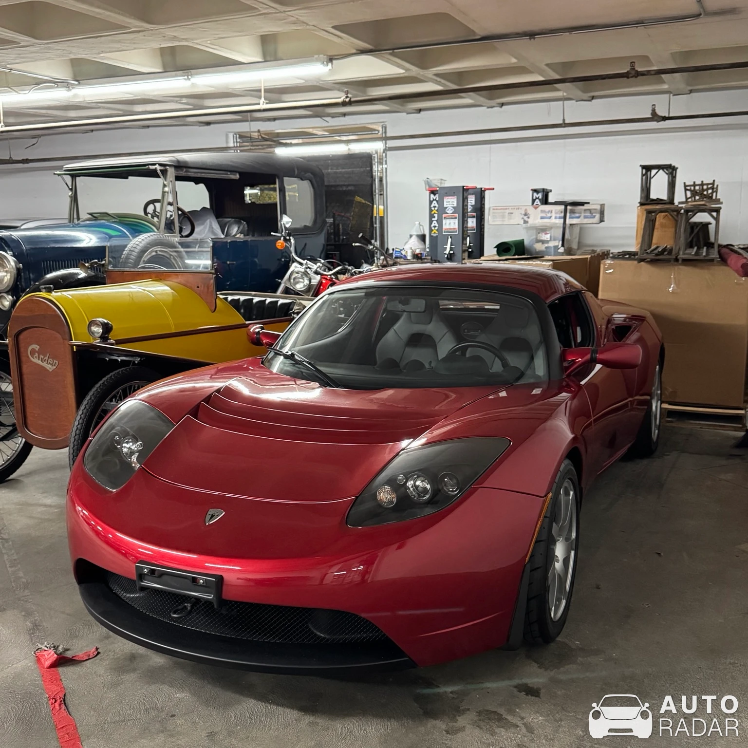 Tesla Roadster spotted in Los Angeles, Соединенные Штаты Америки
